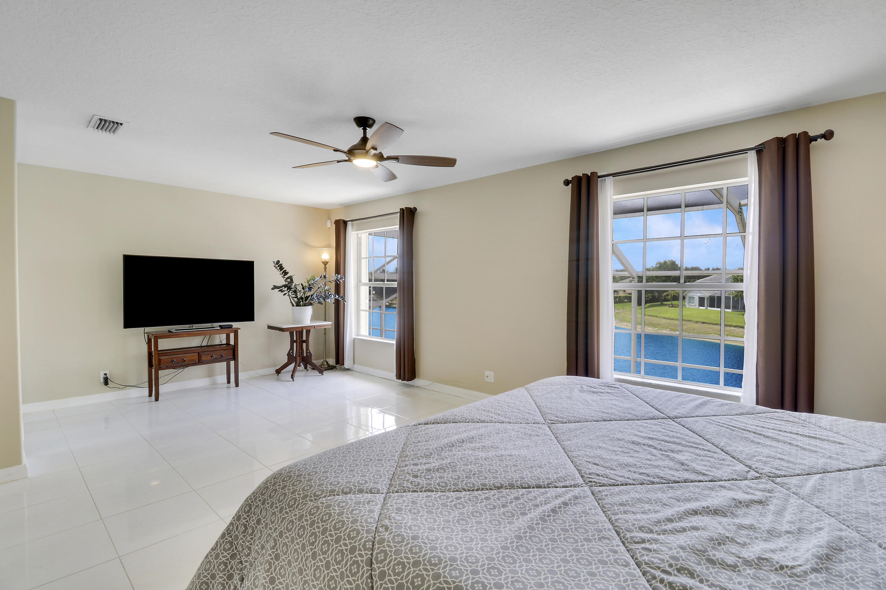227 Skylark Point