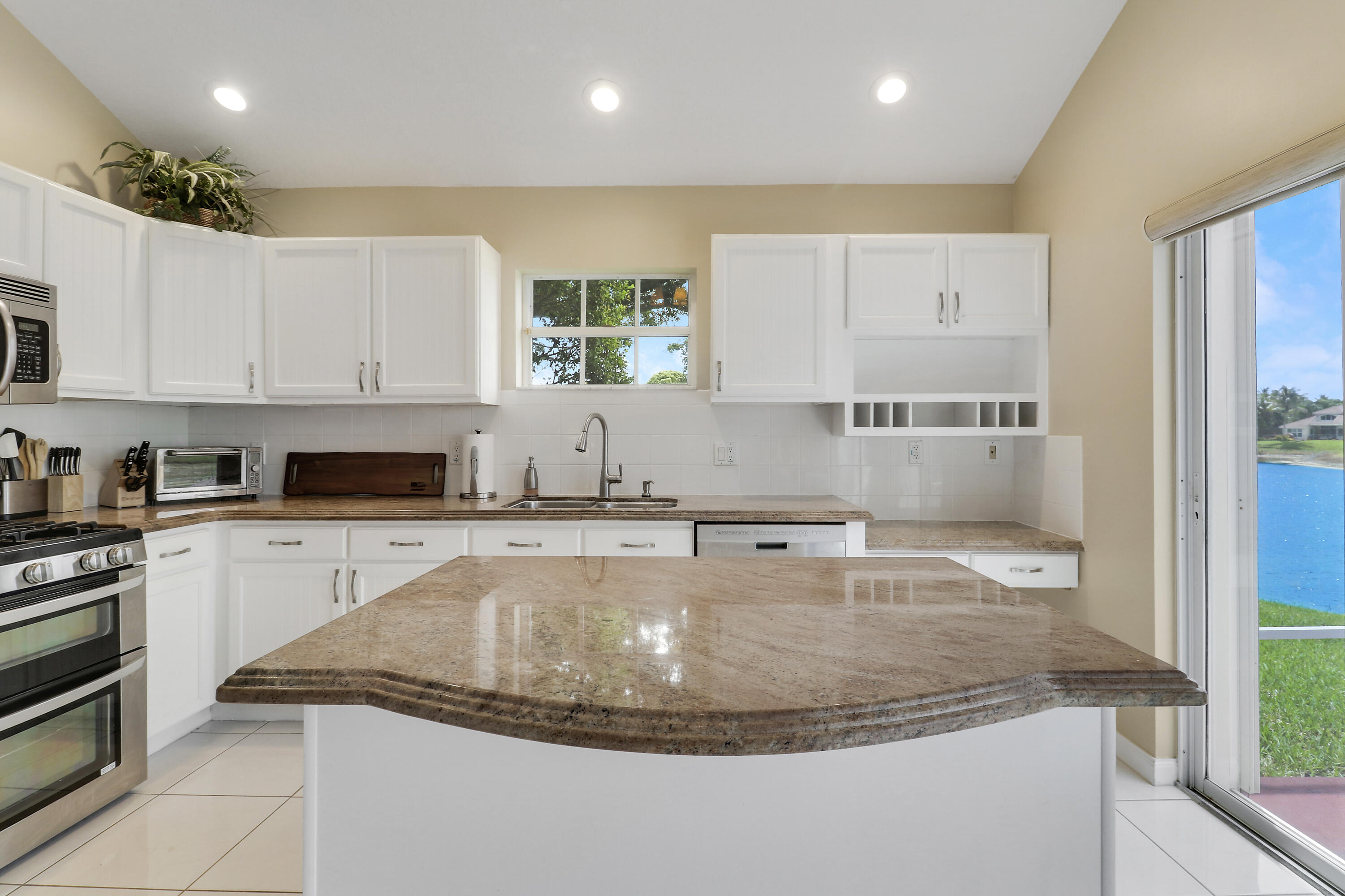 227 Skylark Point