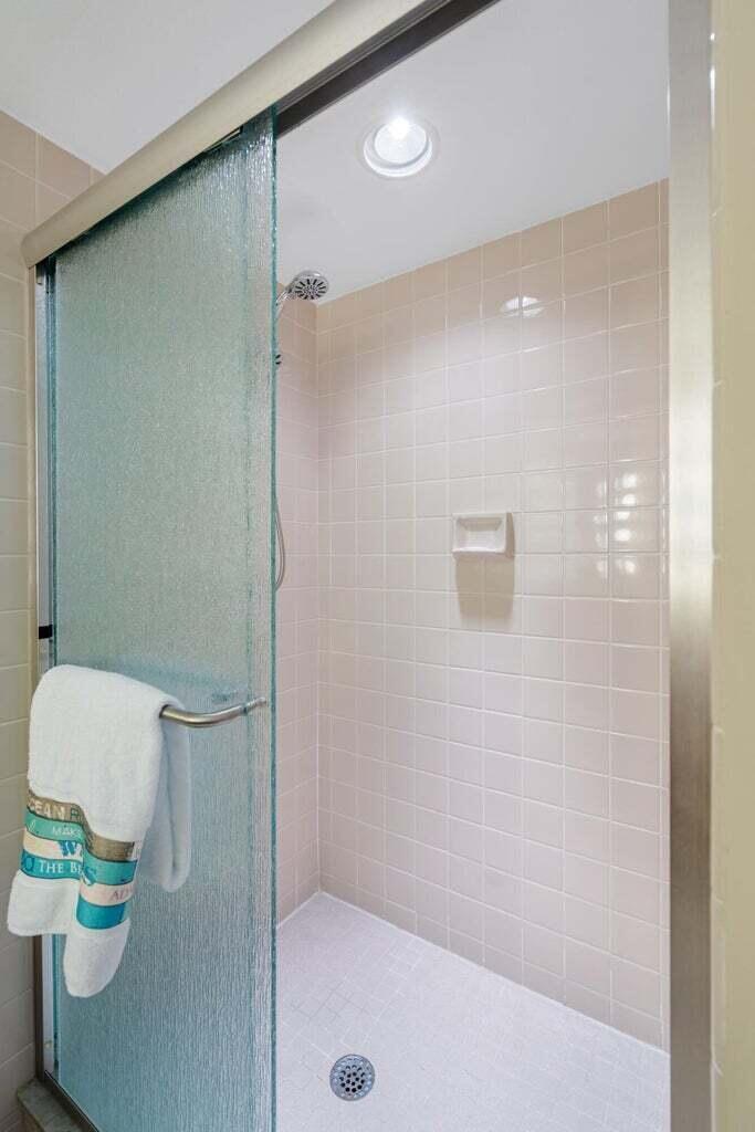 9550 S Ocean Drive 4