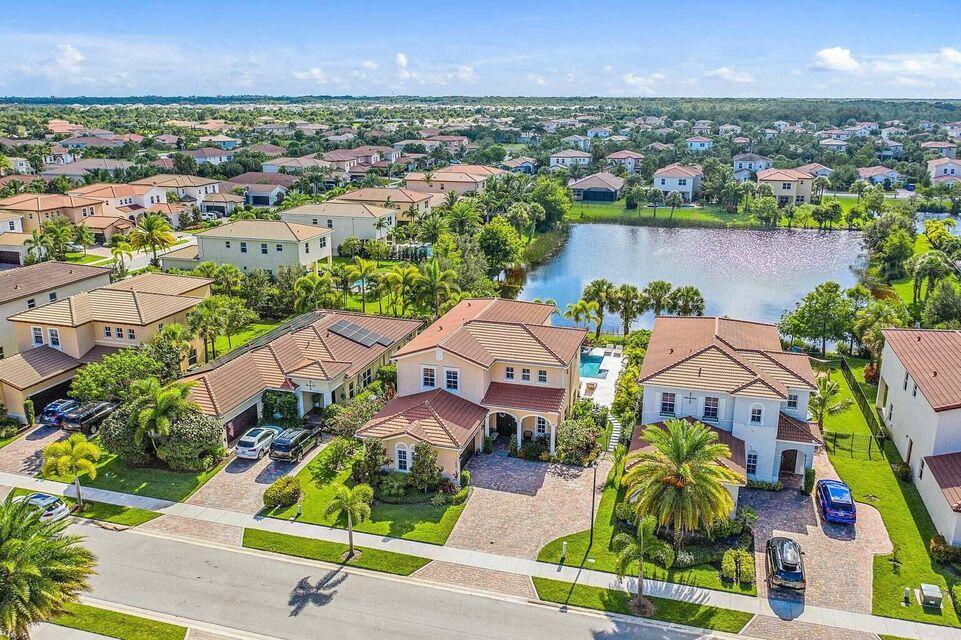 160 Rudder Cay Way