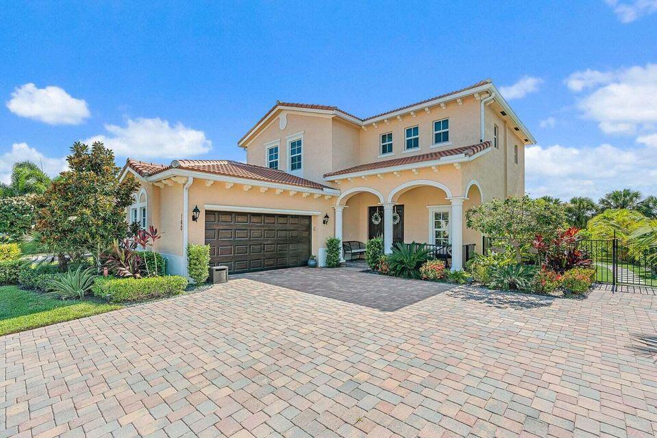 160 Rudder Cay Way