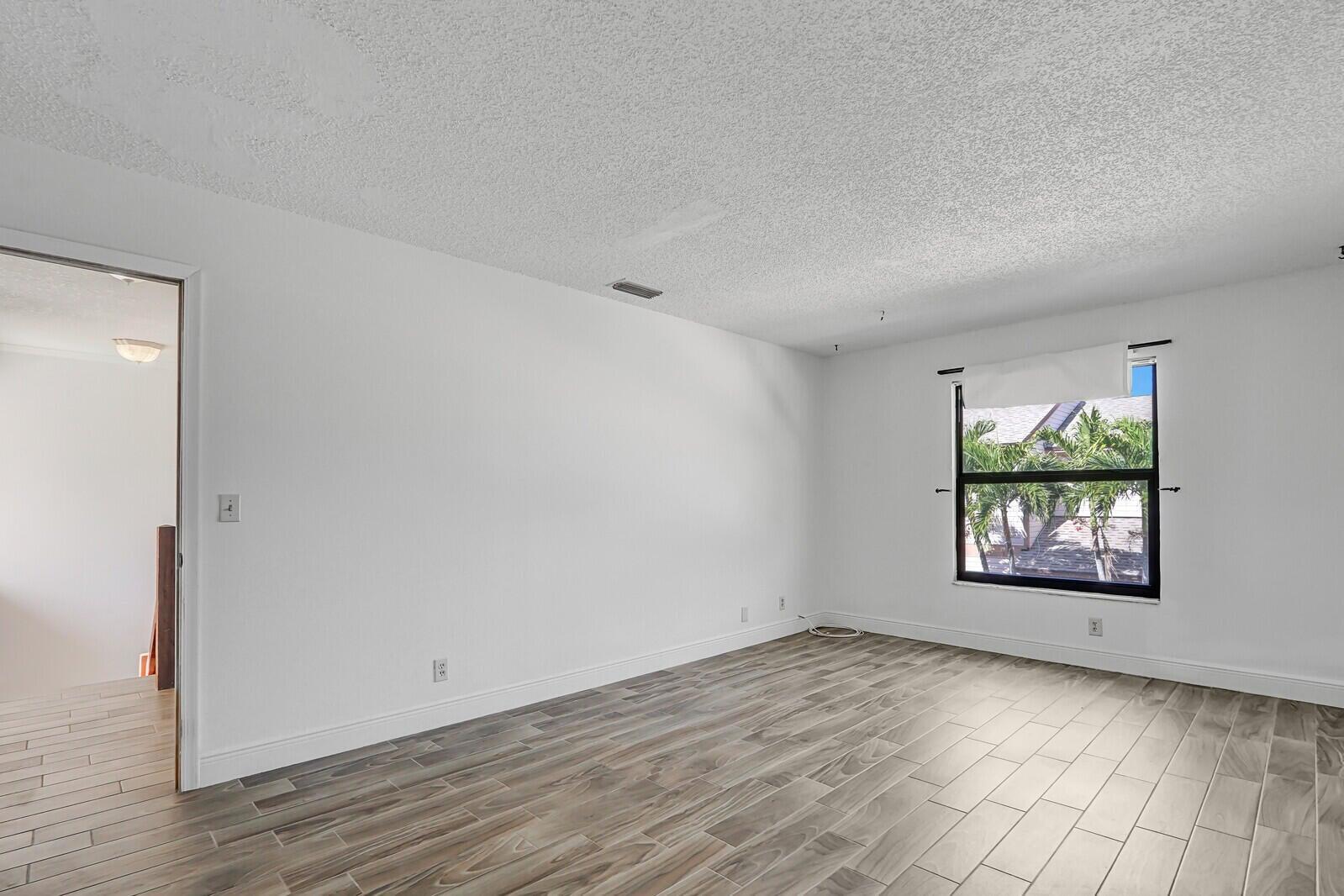 113 Sherwood Circle 25b