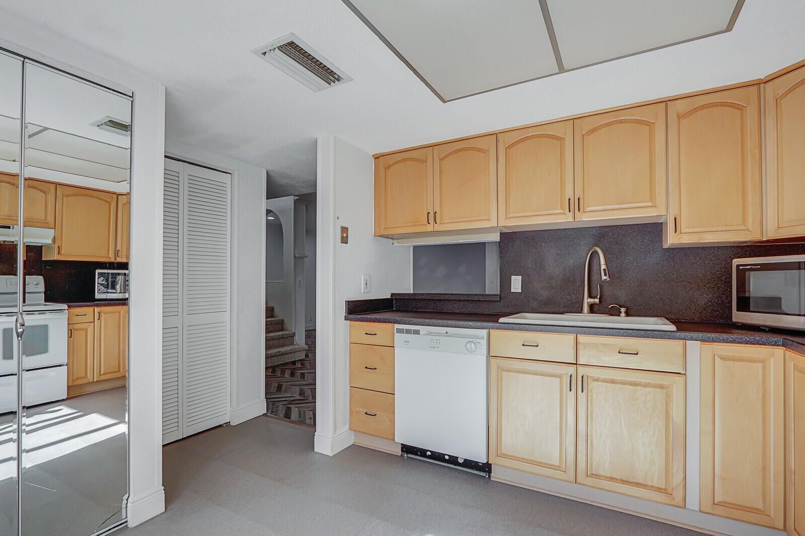 113 Sherwood Circle 25b