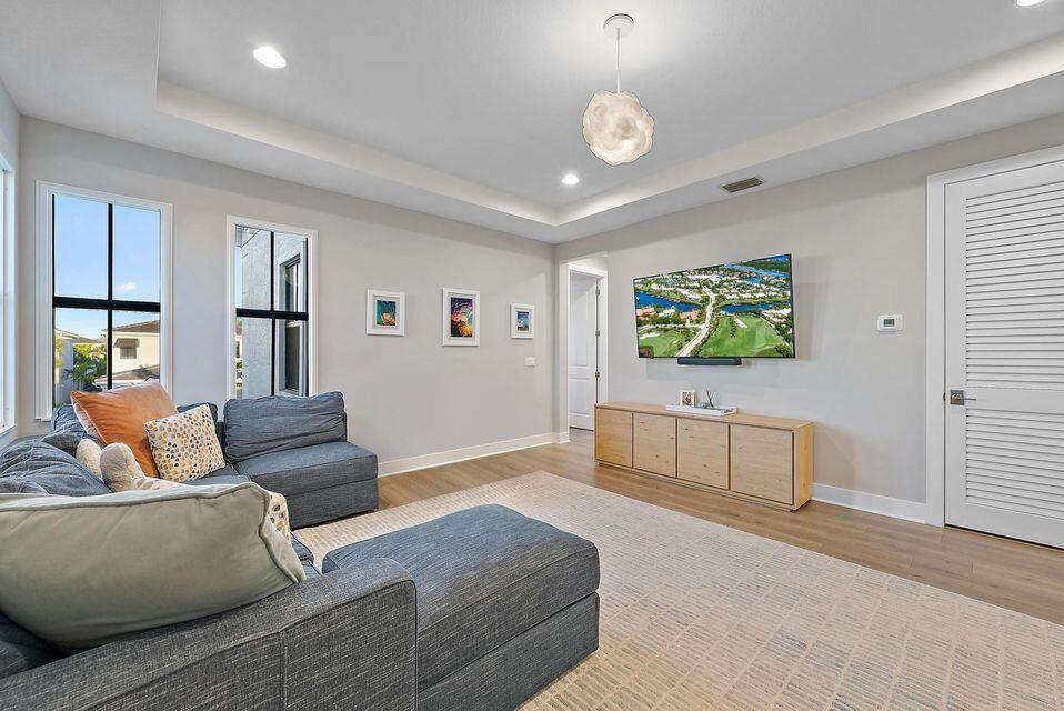 13526 Artisan Circle