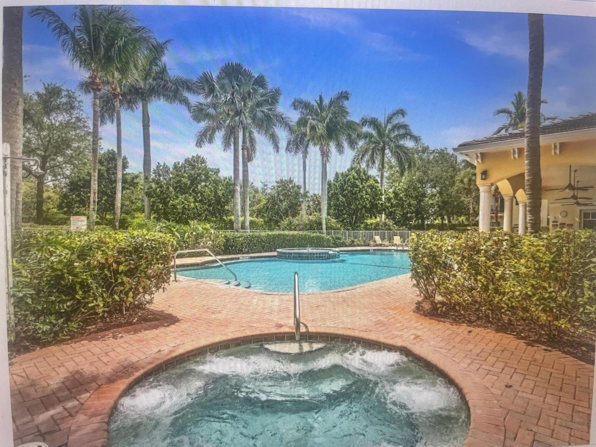 552 NW 39th Circle N