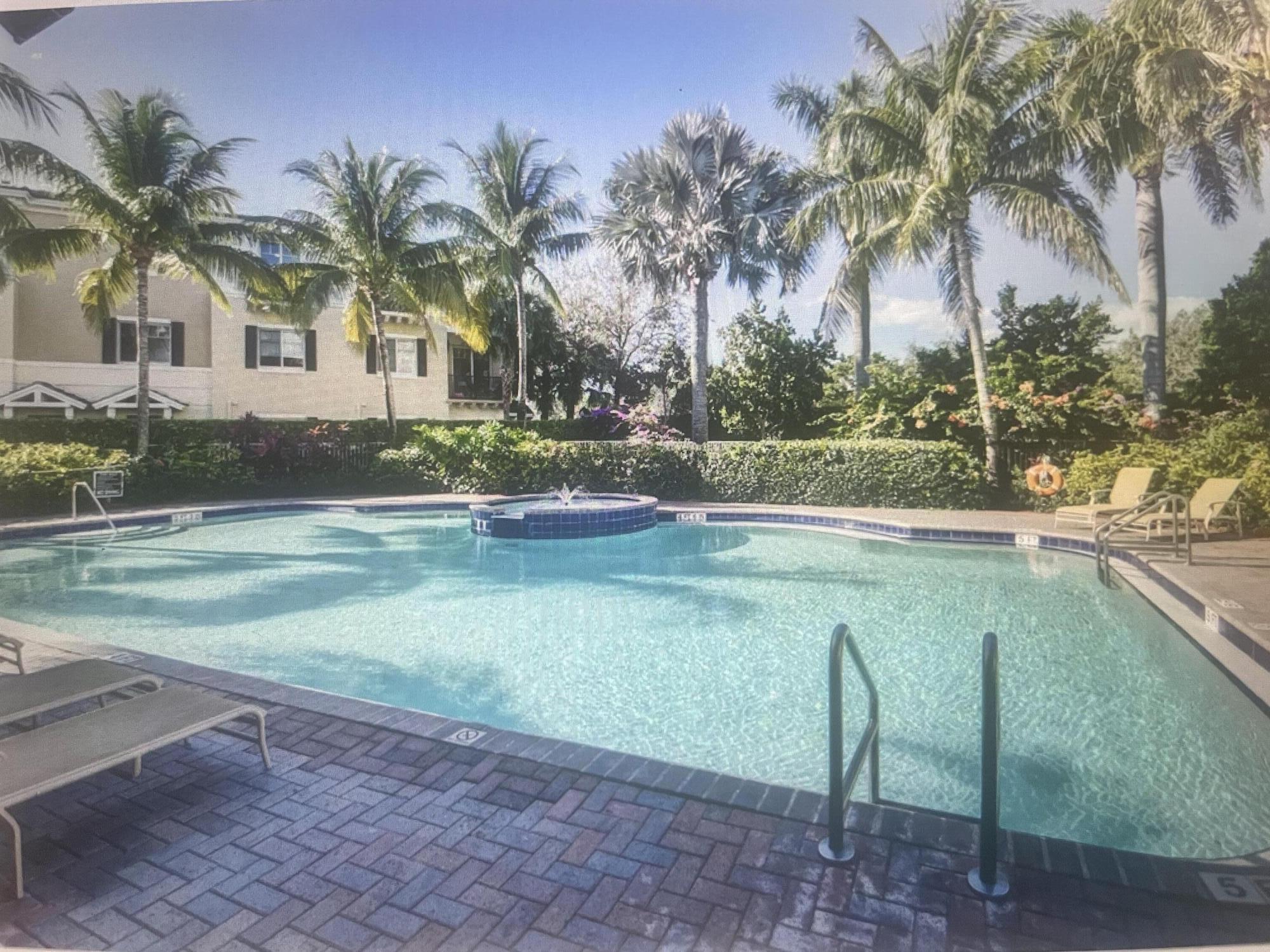 552 NW 39th Circle N