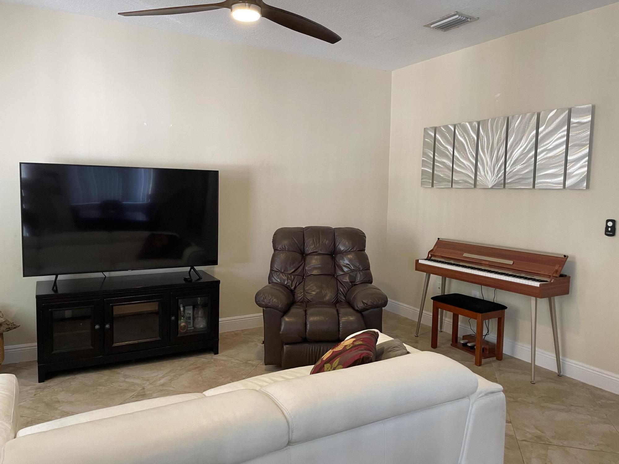 552 NW 39th Circle N