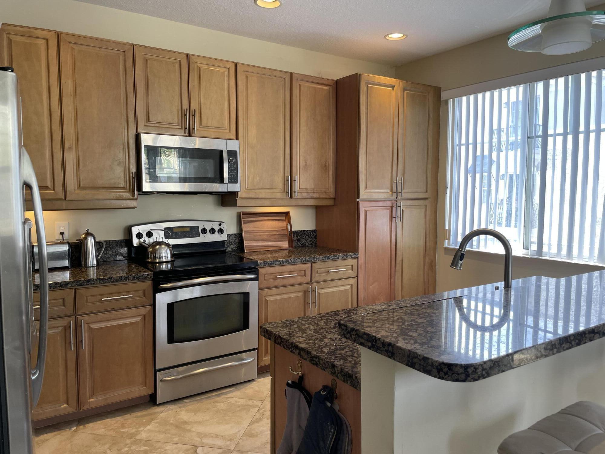 552 NW 39th Circle N