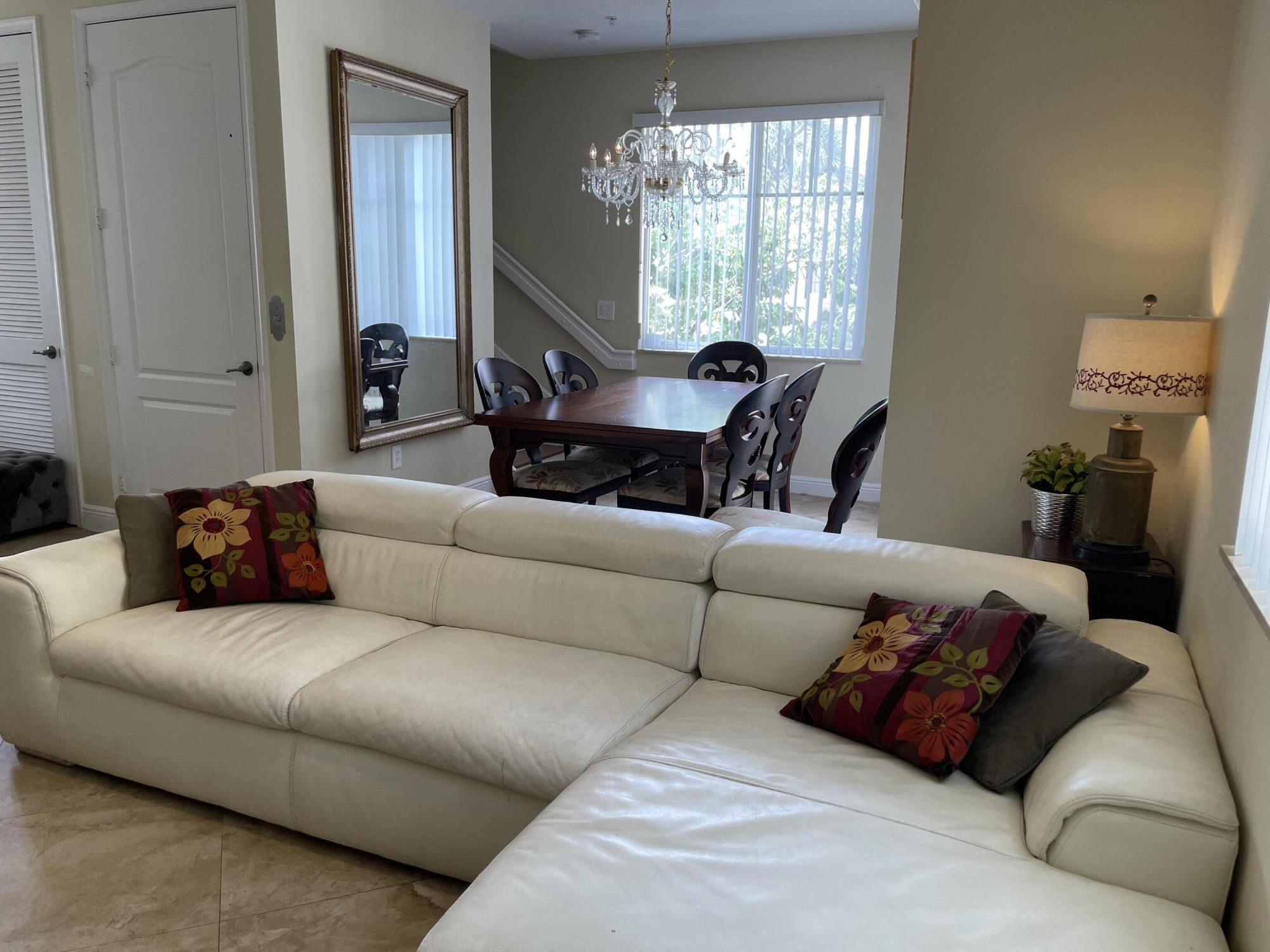 552 NW 39th Circle N