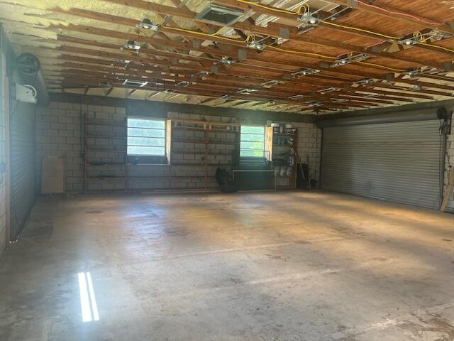 16824 N 130th Ave Avenue N, Farms