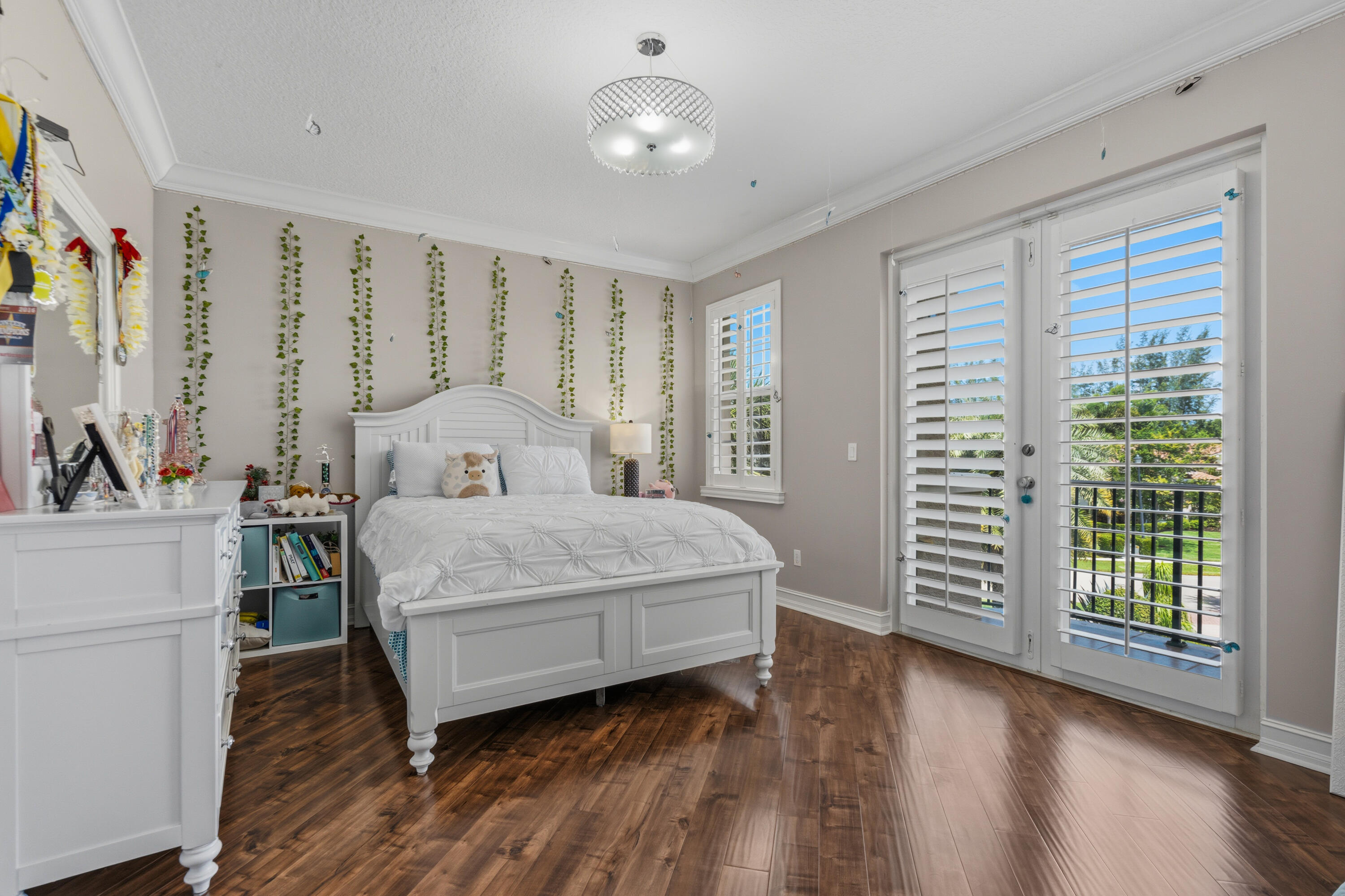 7727 Maywood Crest Drive