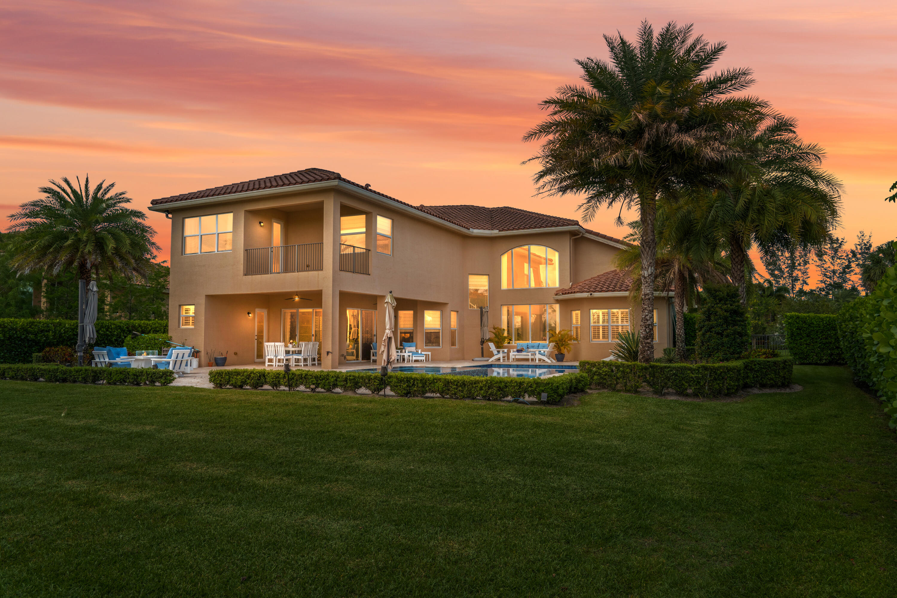 7727 Maywood Crest Drive