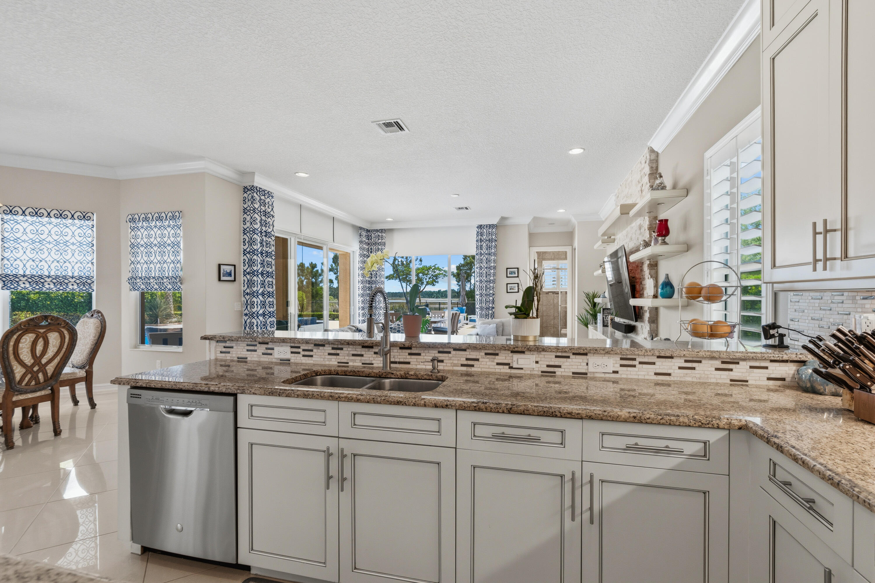 7727 Maywood Crest Drive