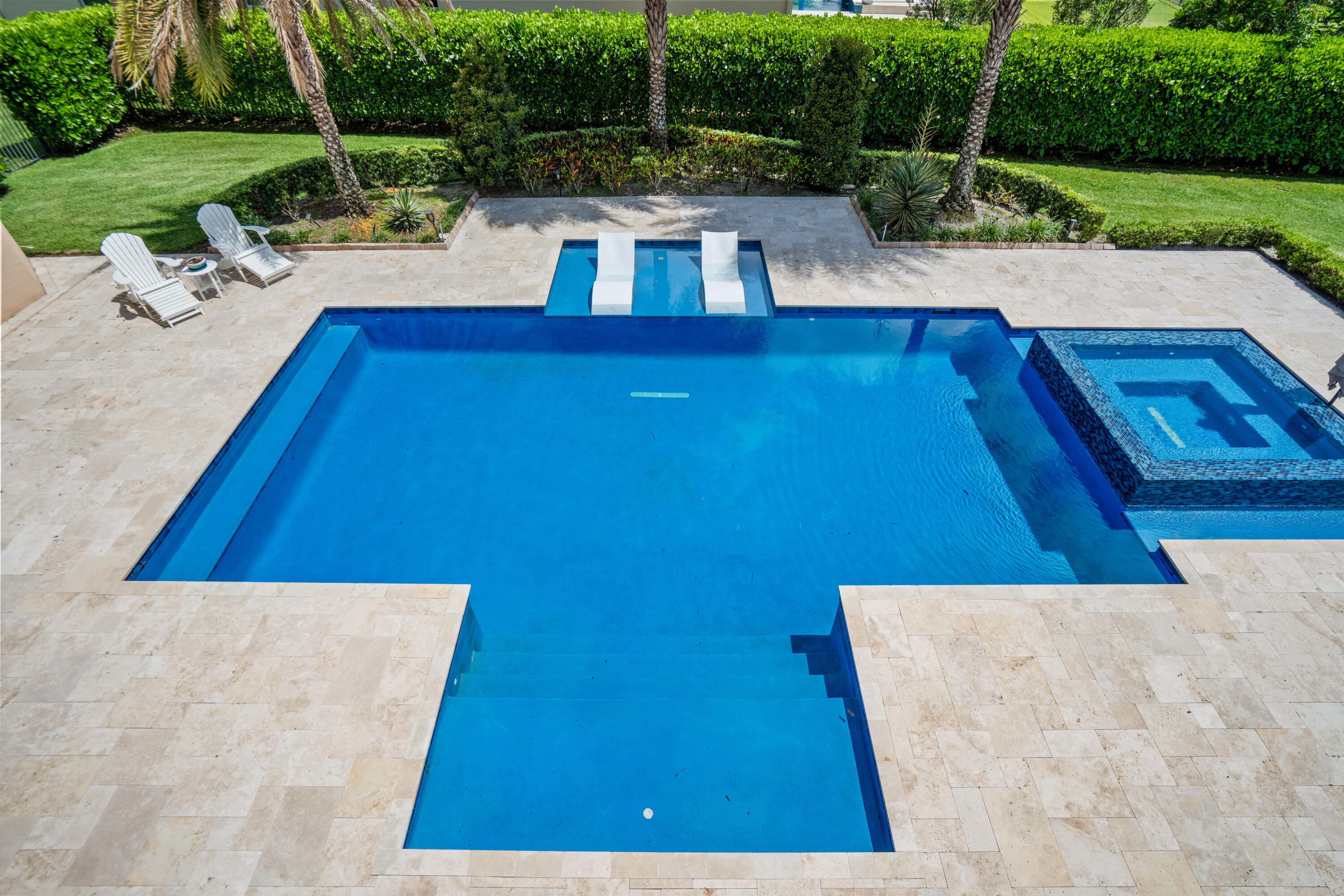 7727 Maywood Crest Drive