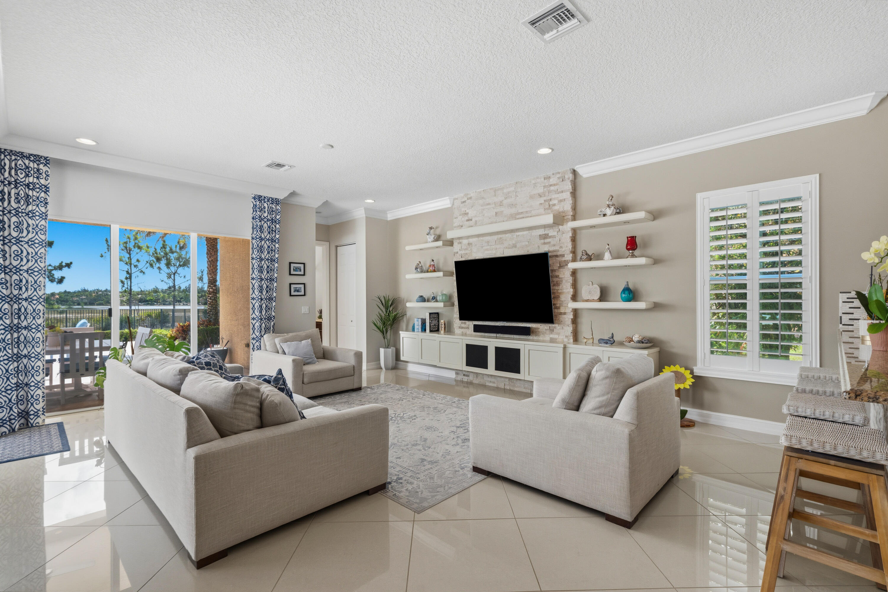 7727 Maywood Crest Drive