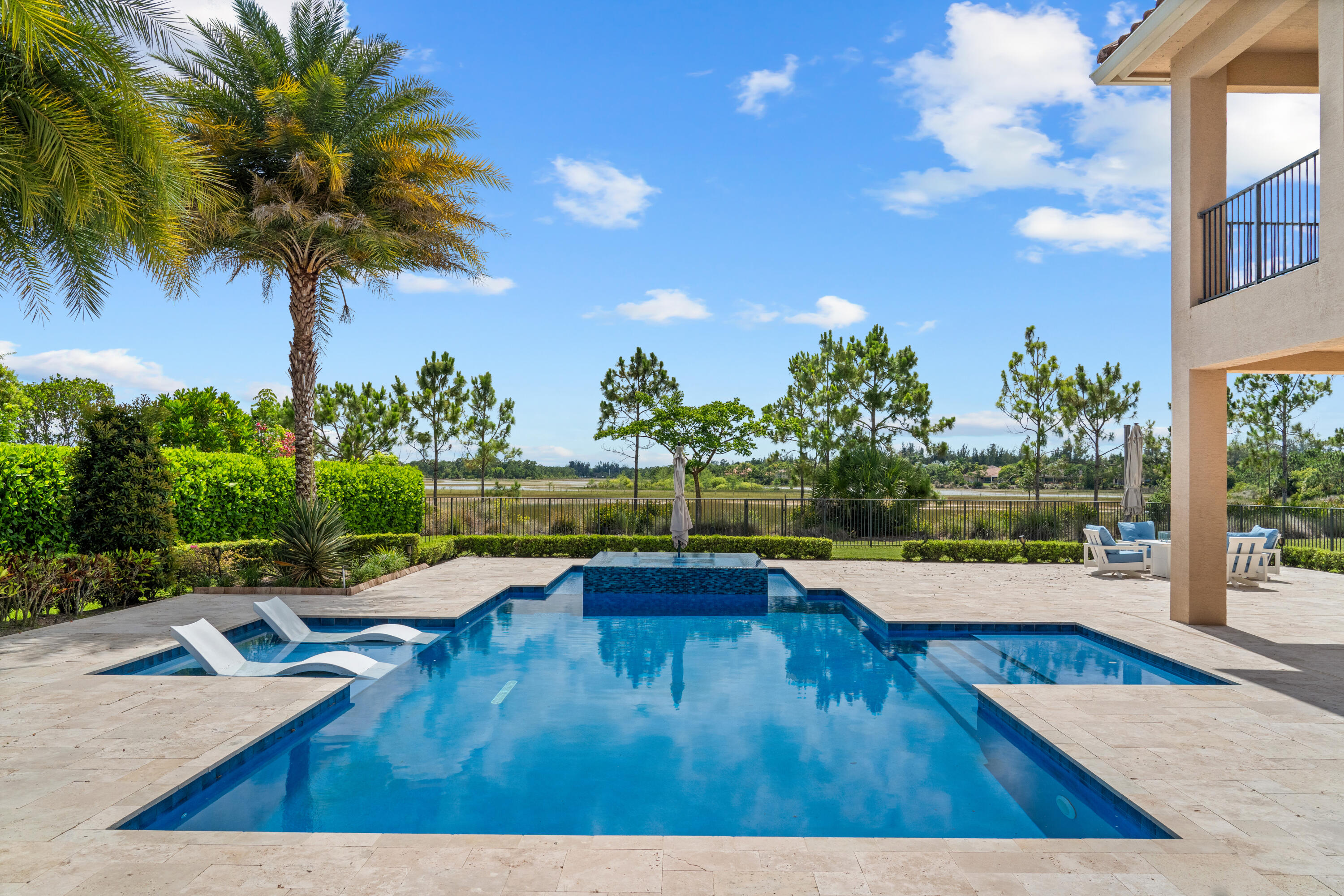 7727 Maywood Crest Drive