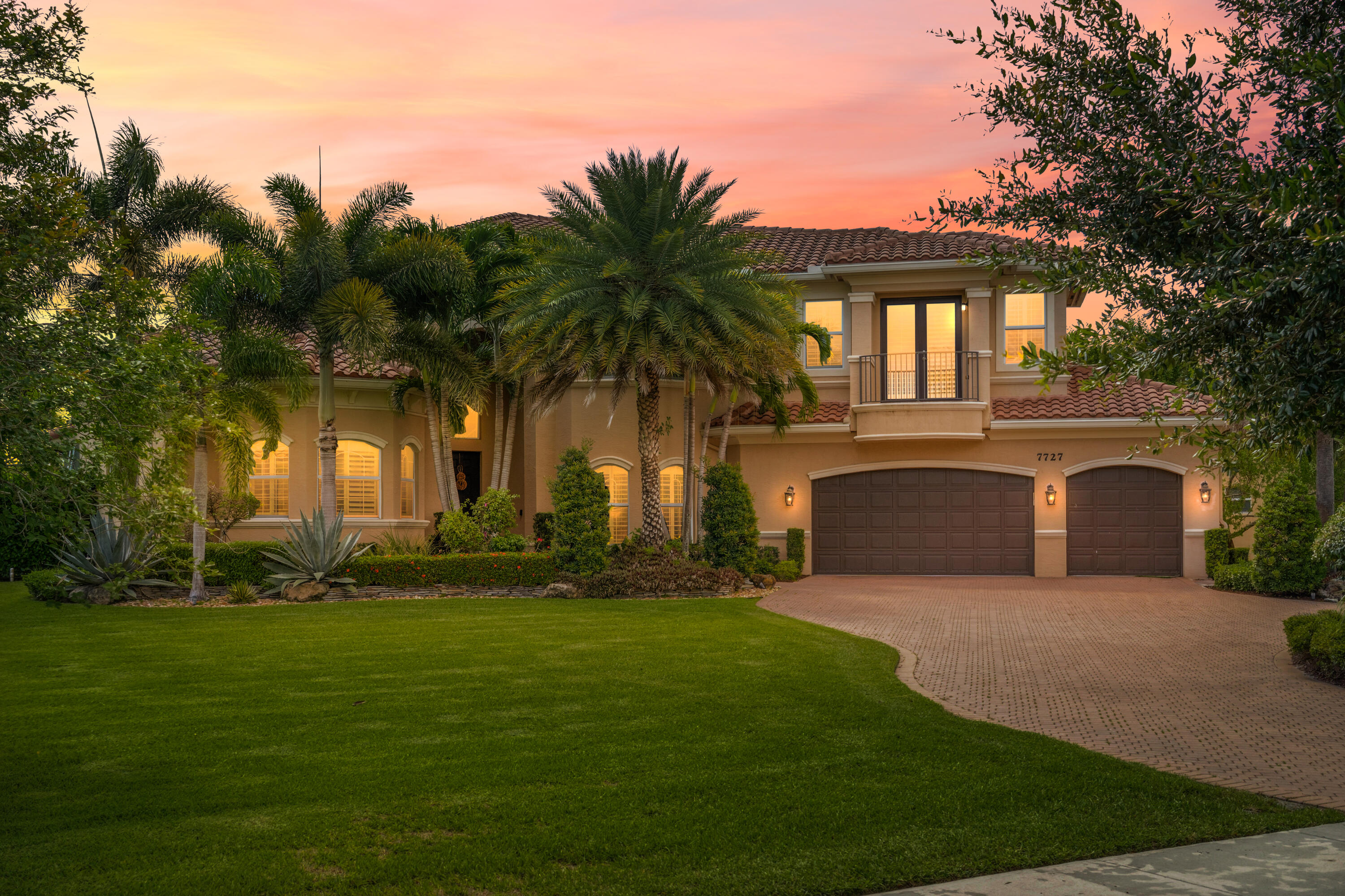 7727 Maywood Crest Drive