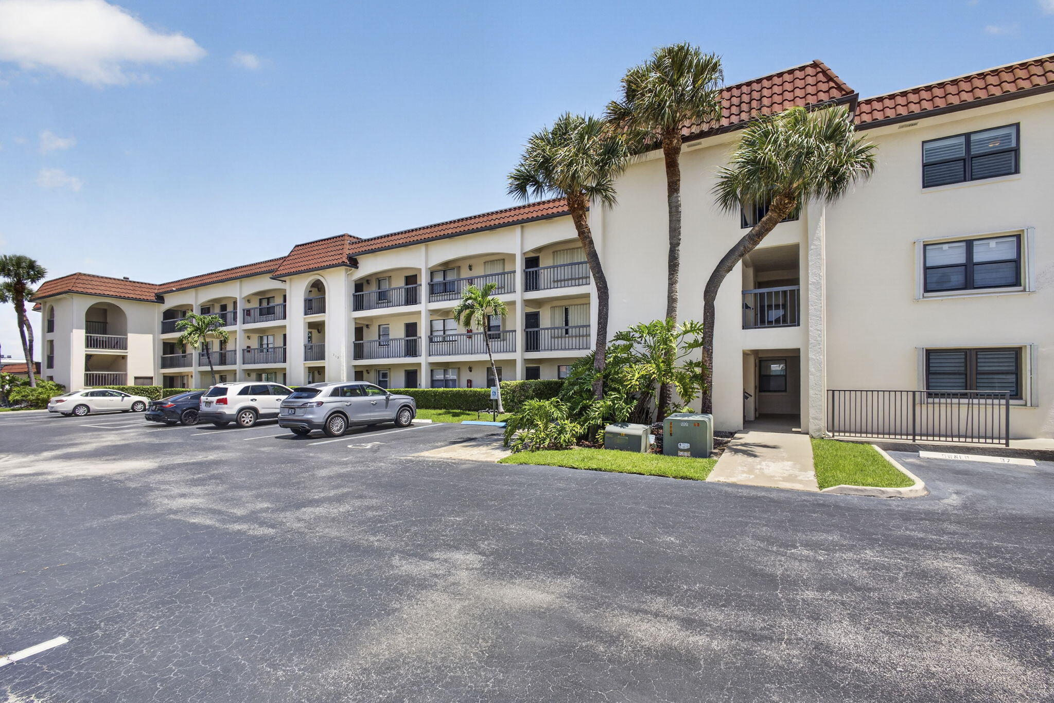 313 Lake Circle 316