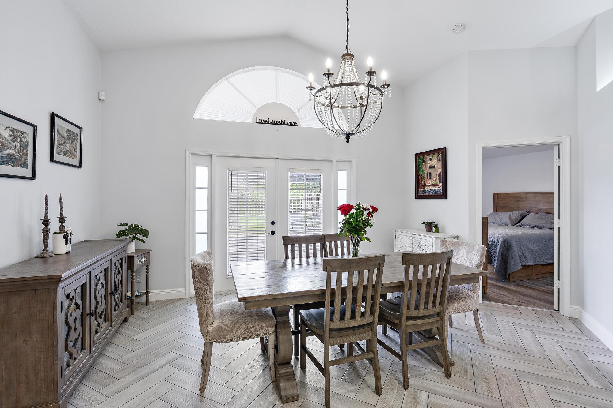 1875 Oak Berry Circle