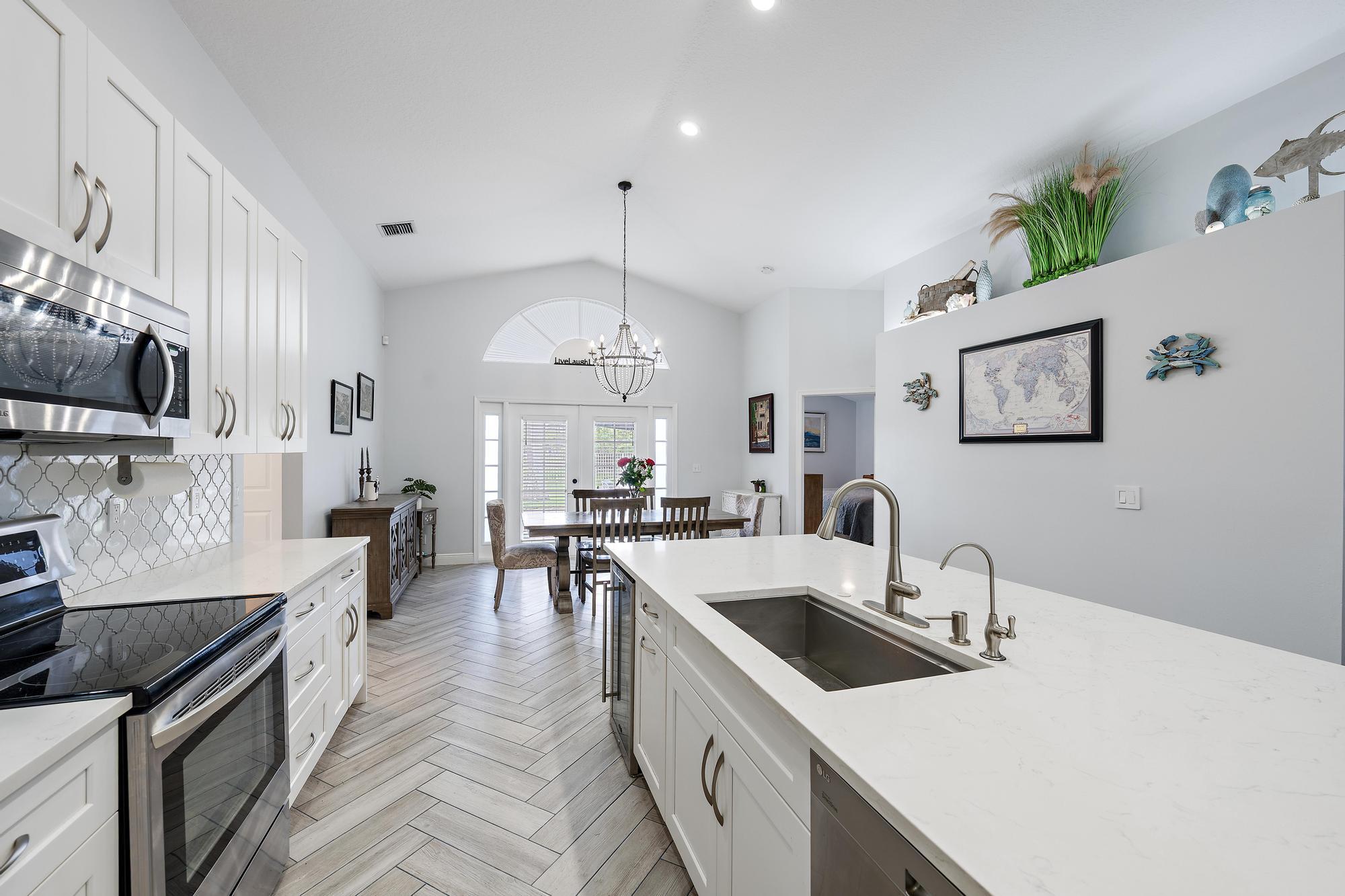 1875 Oak Berry Circle