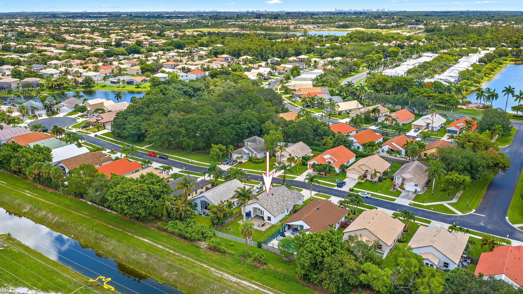 1875 Oak Berry Circle