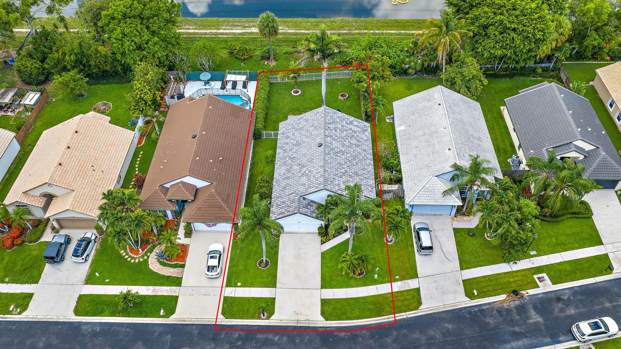 1875 Oak Berry Circle