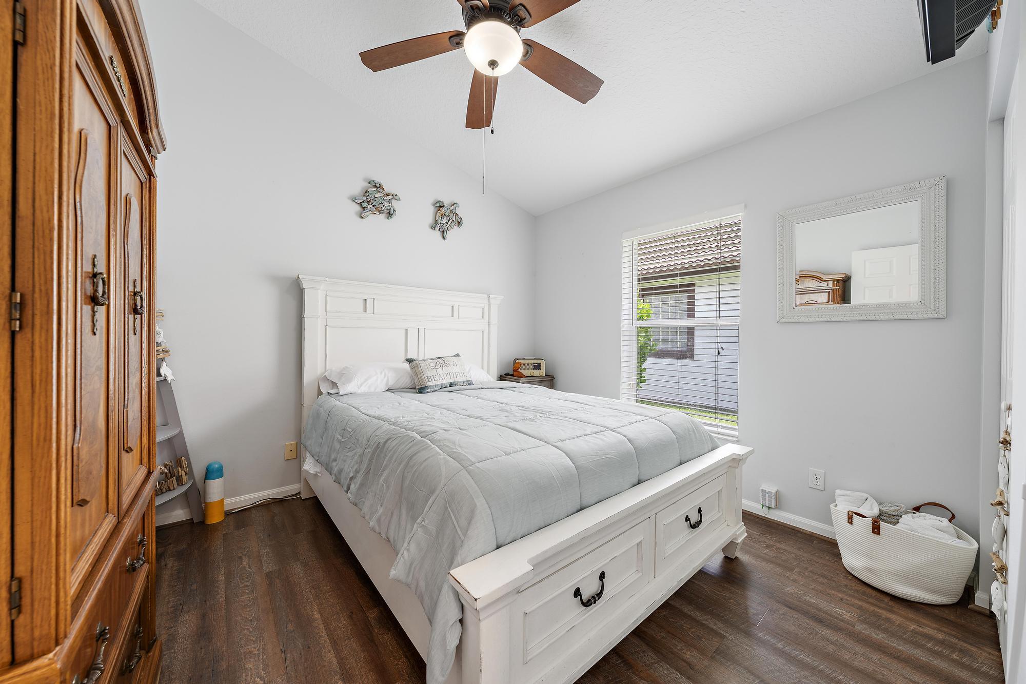 1875 Oak Berry Circle