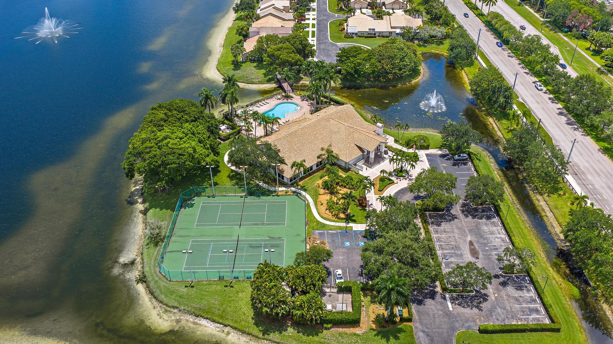 1875 Oak Berry Circle