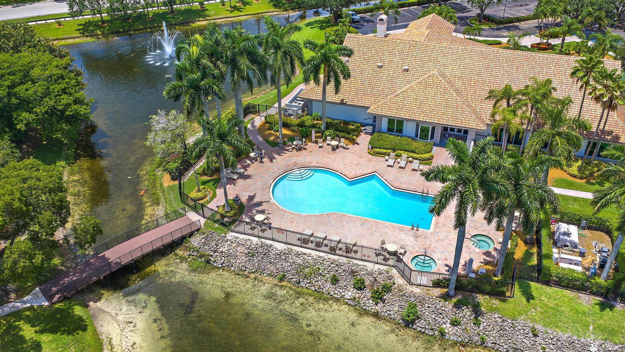 1875 Oak Berry Circle