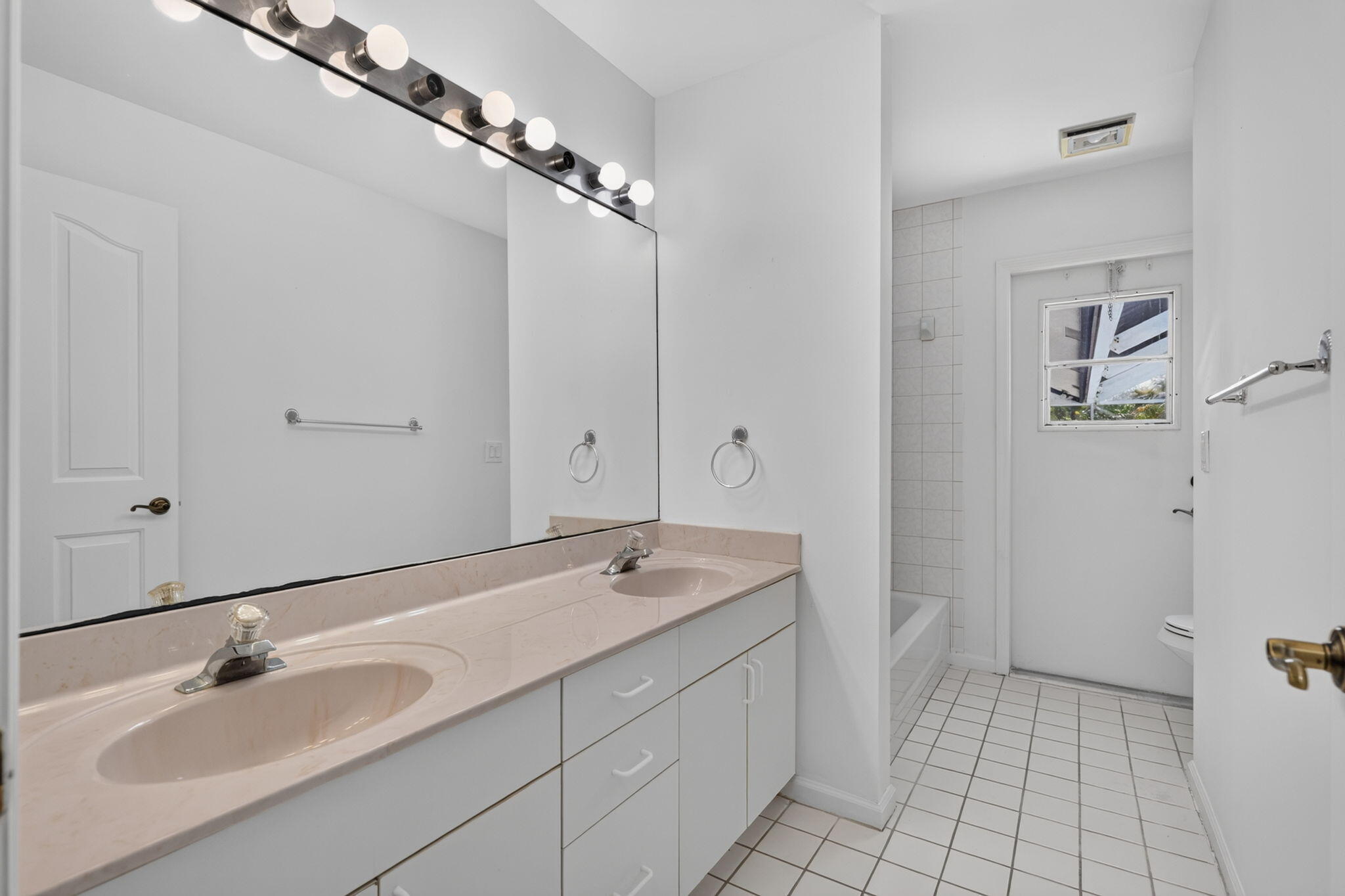 12168 Sandy Run, Farms