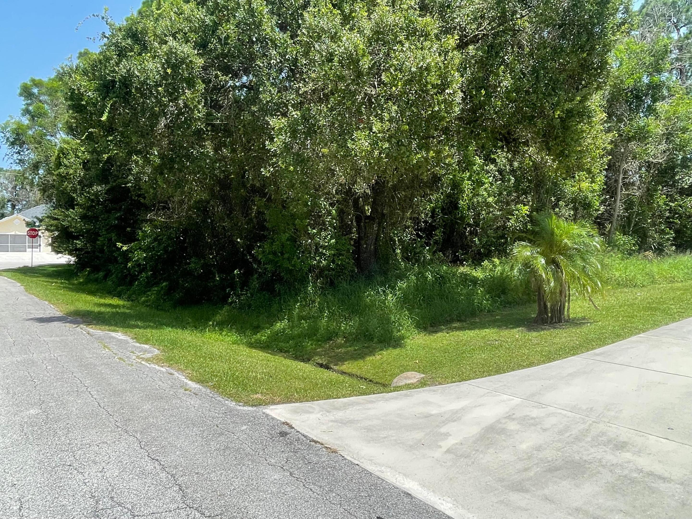 638 NW Grenada Street, Port St. Lucie