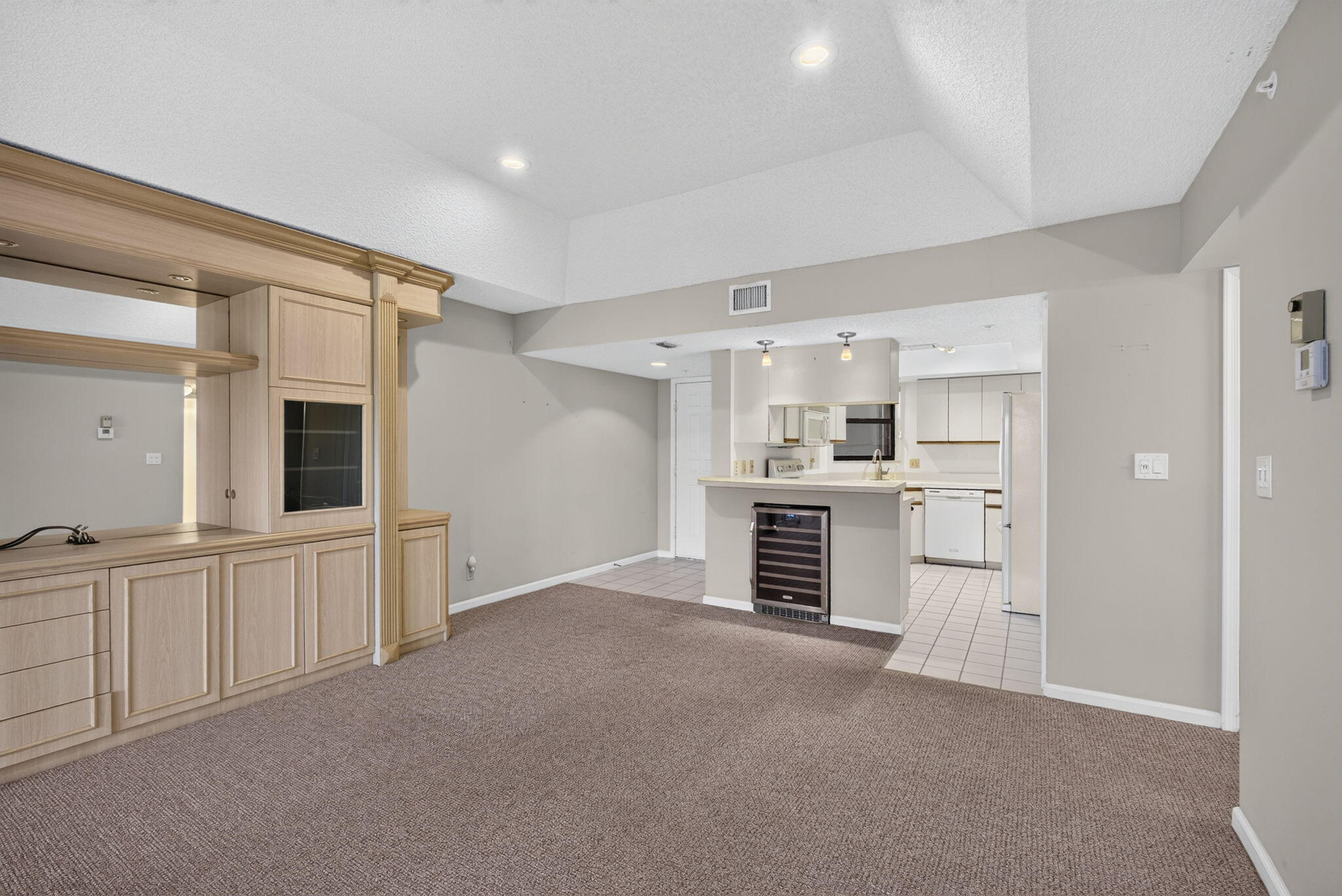 700 Uno Lago Drive 403