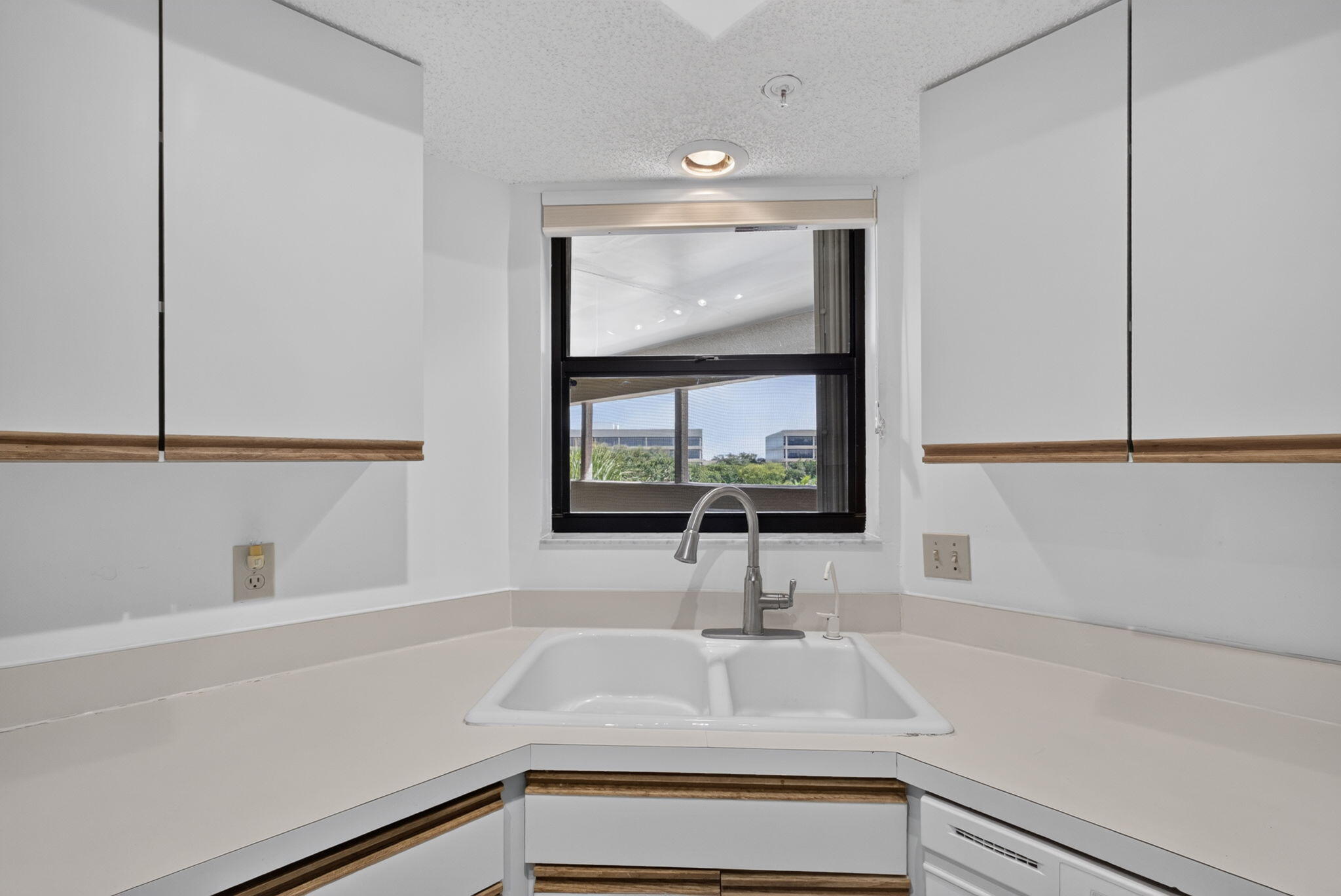 700 Uno Lago Drive 403
