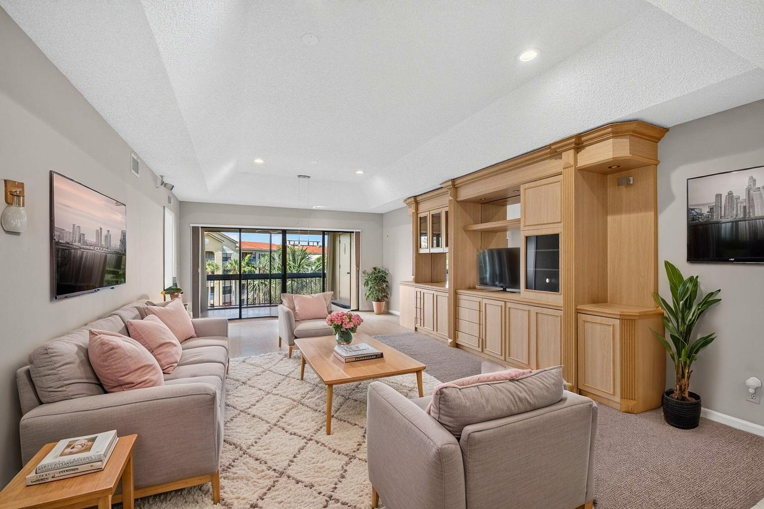 700 Uno Lago Drive 403
