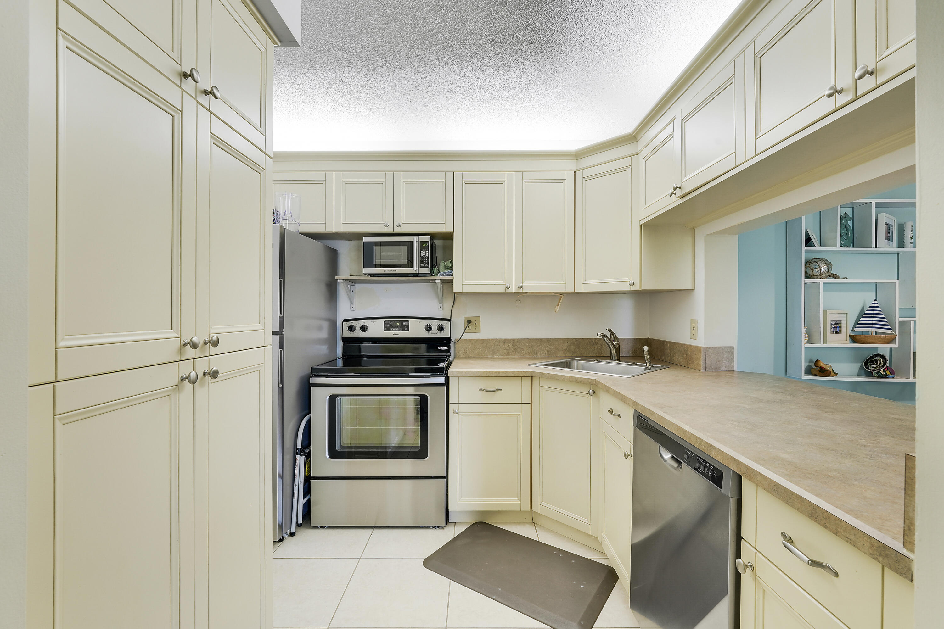 1112 Green Pine Boulevard G1