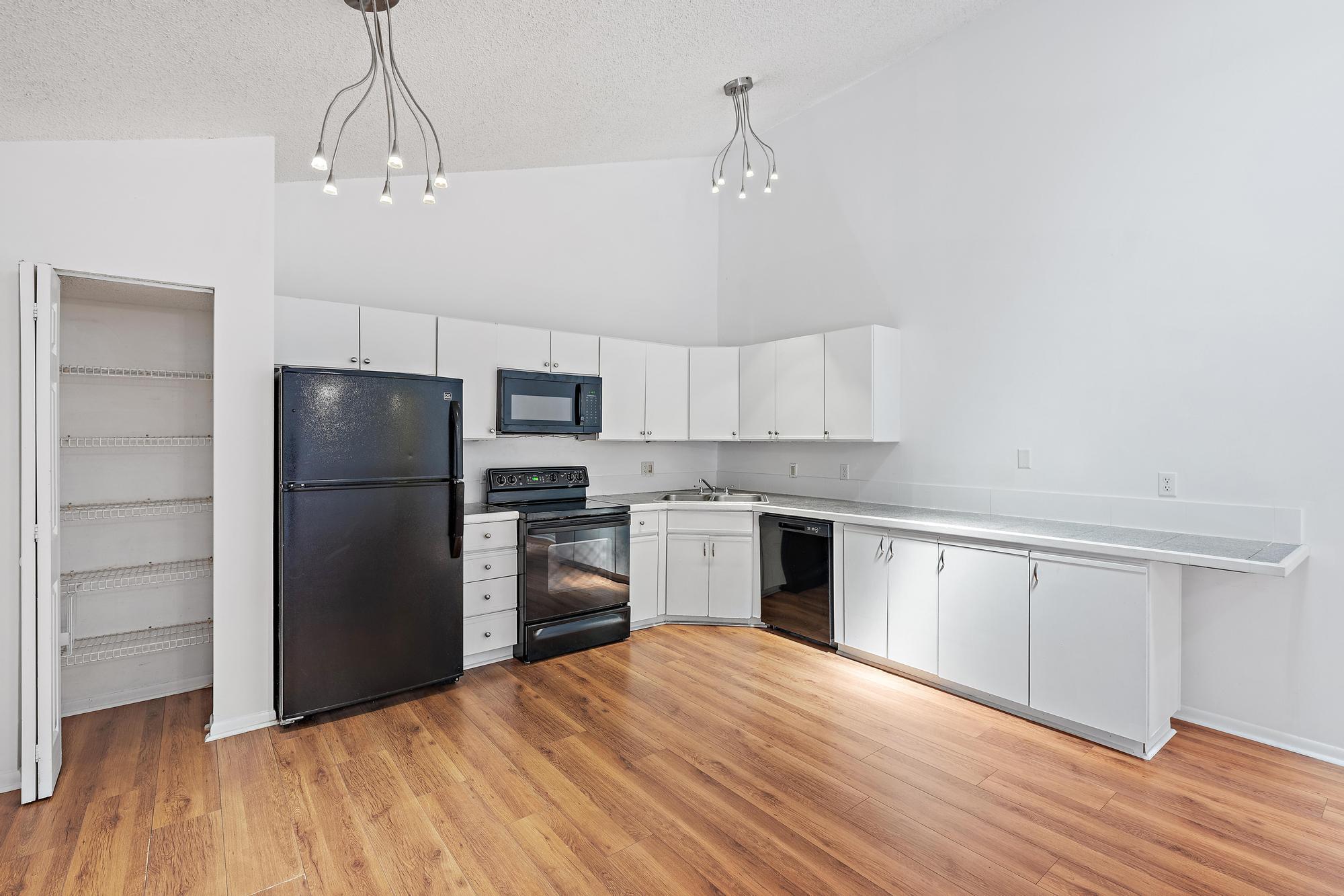 5590 Golden Eagle Circle