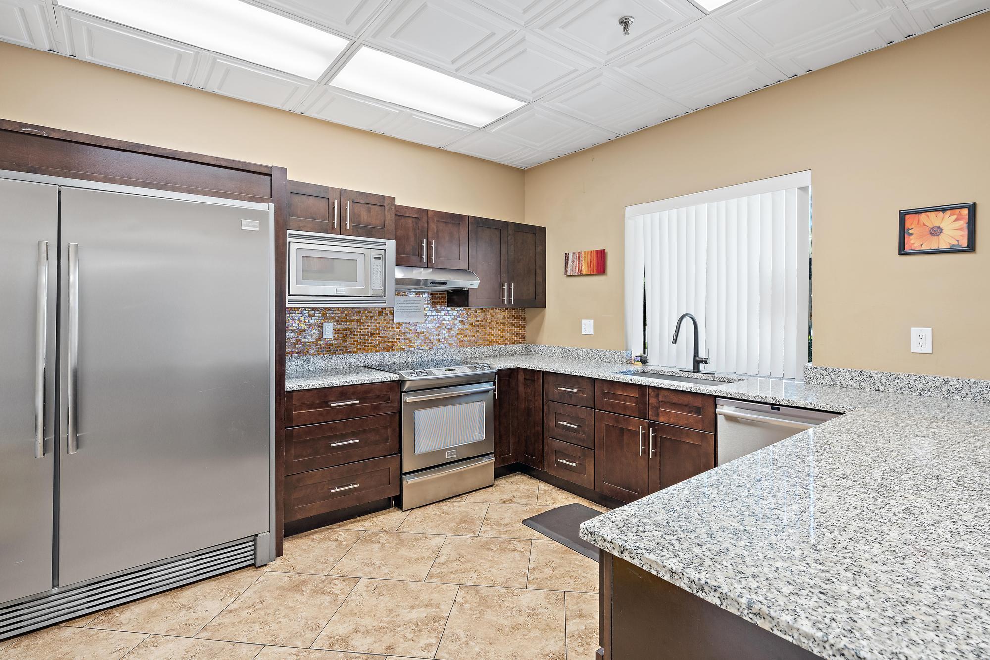 5590 Golden Eagle Circle