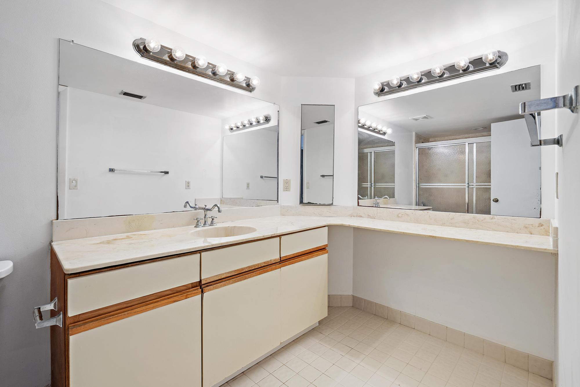 5590 Golden Eagle Circle