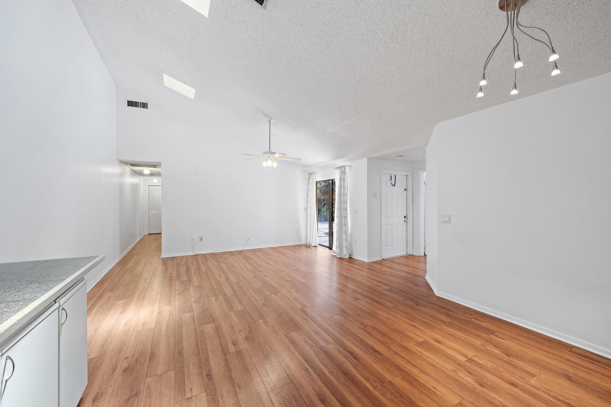 5590 Golden Eagle Circle