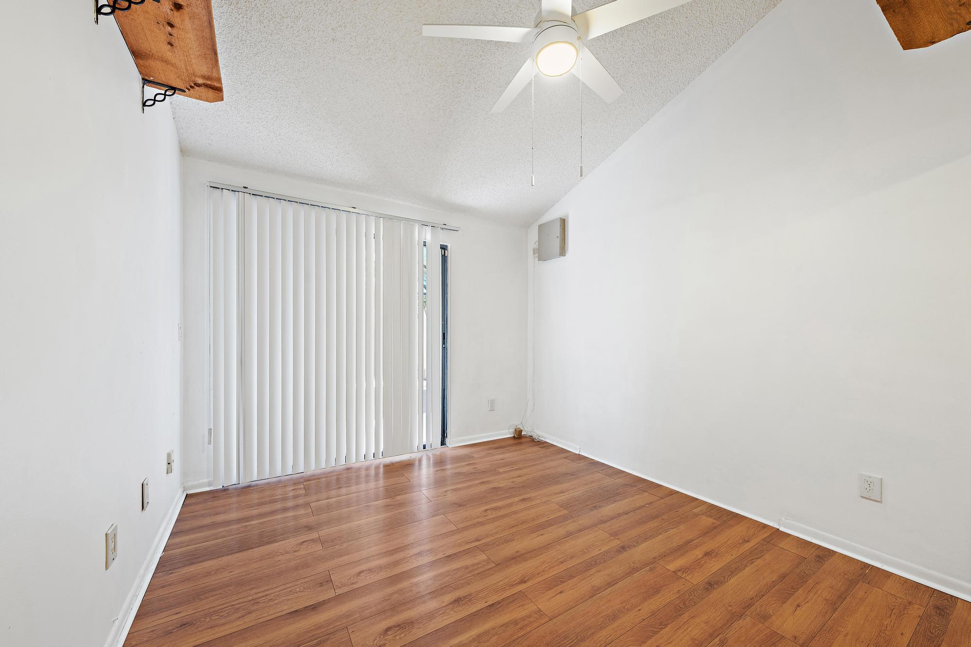 5590 Golden Eagle Circle