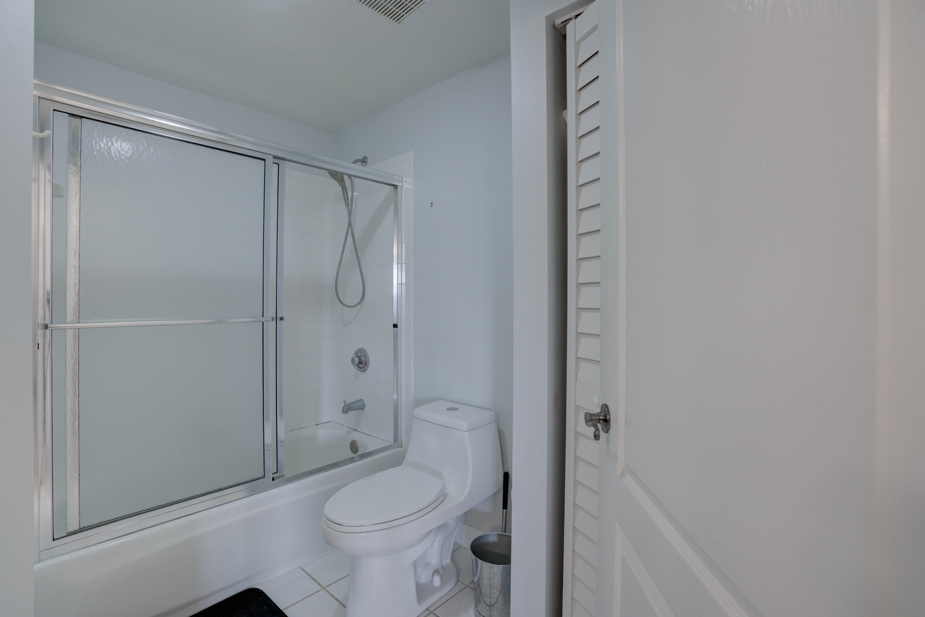 100 UNO LAGO Drive 402