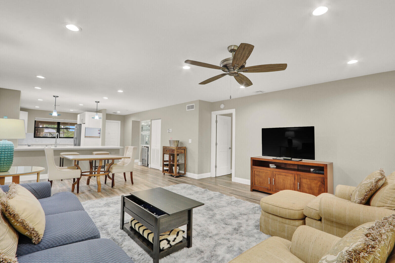 12910 BRIARLAKE Drive 203