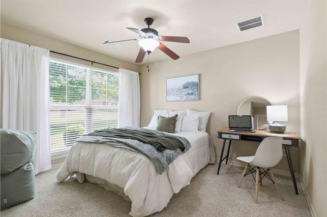 3673 W Mountain View Drive
