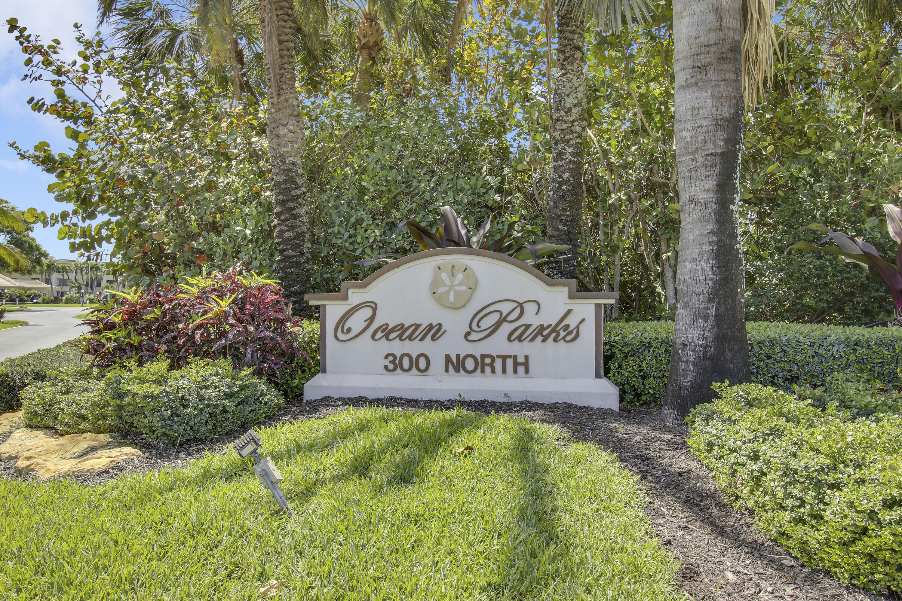 300 N Hwy A1A 105J