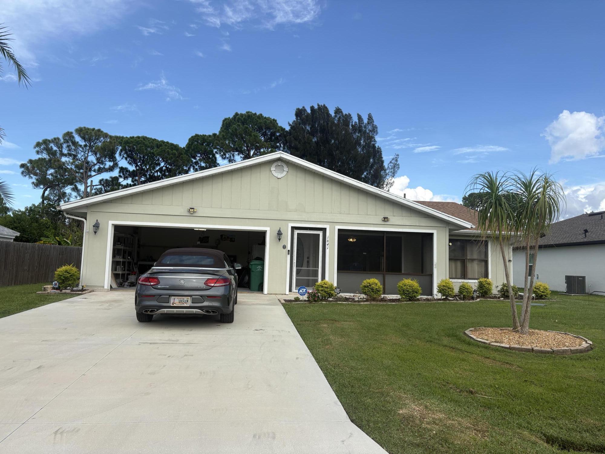 1641 SE CLEARMONT Street, Port St. Lucie