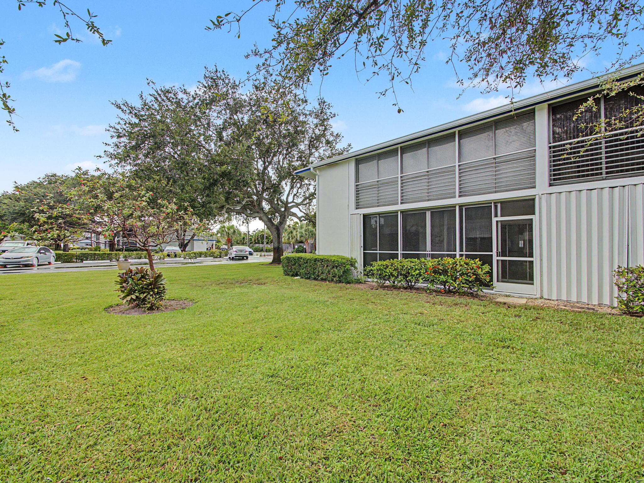 3 Westwood Avenue 101E