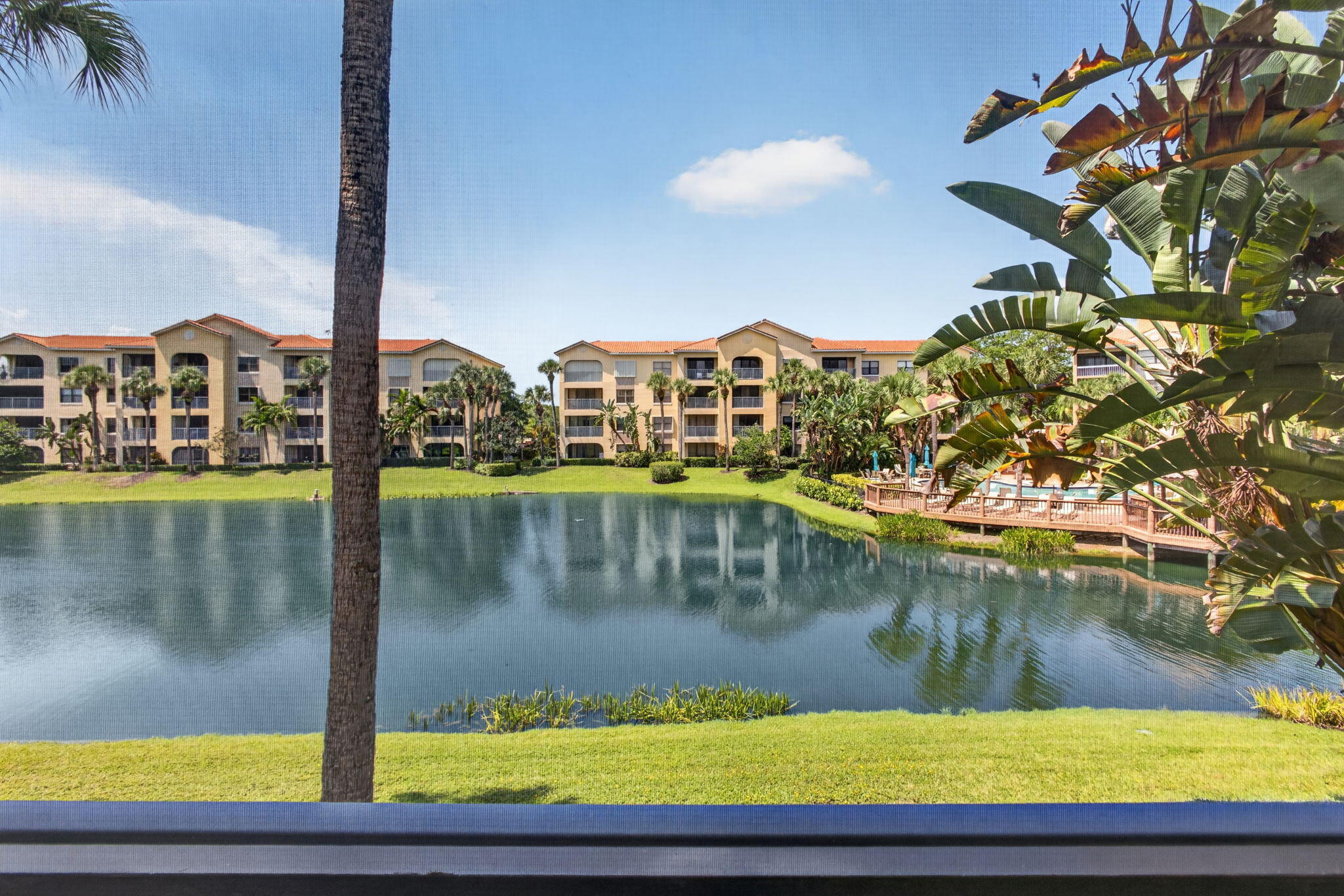 500 UNO LAGO Drive 201