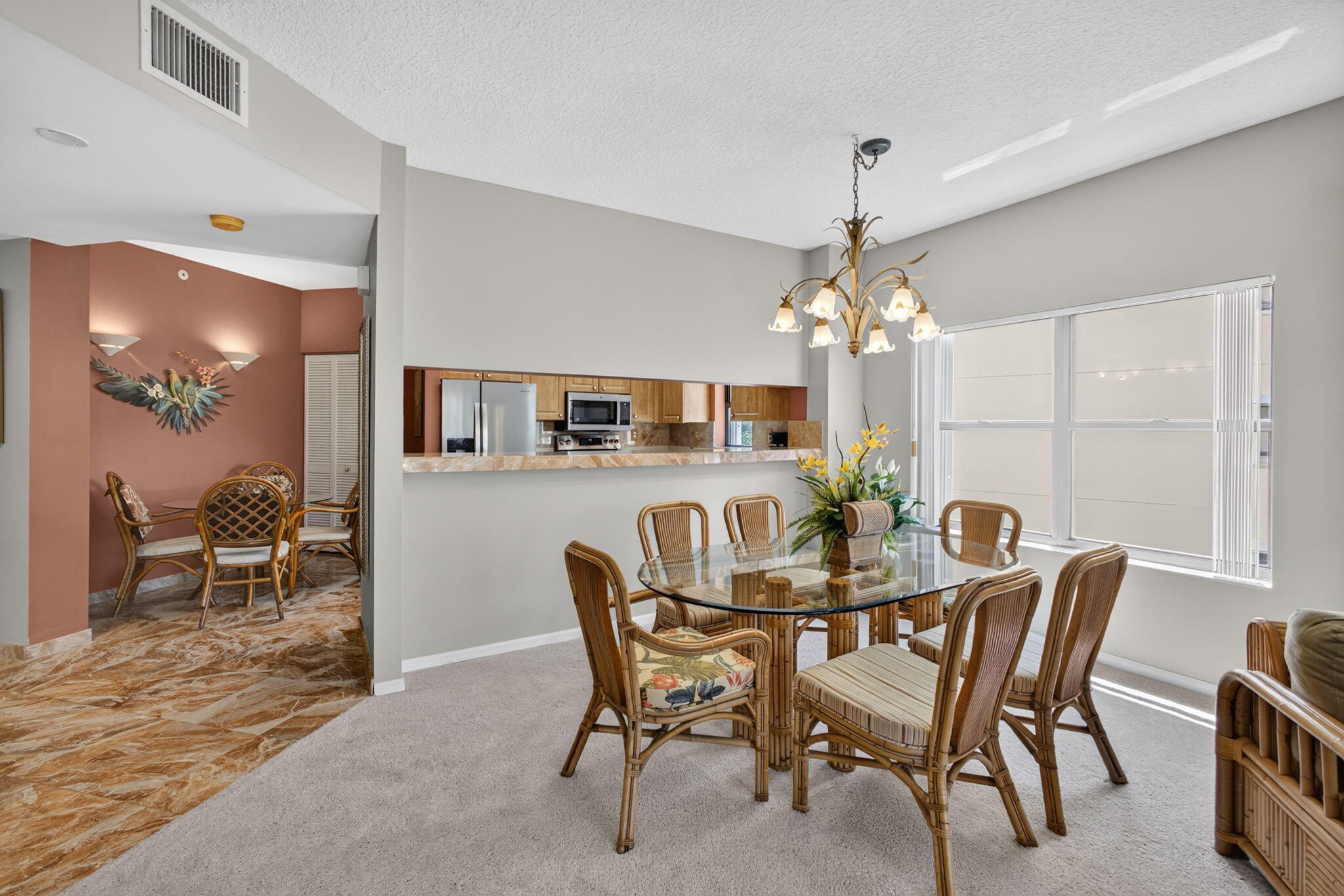 500 UNO LAGO Drive 201