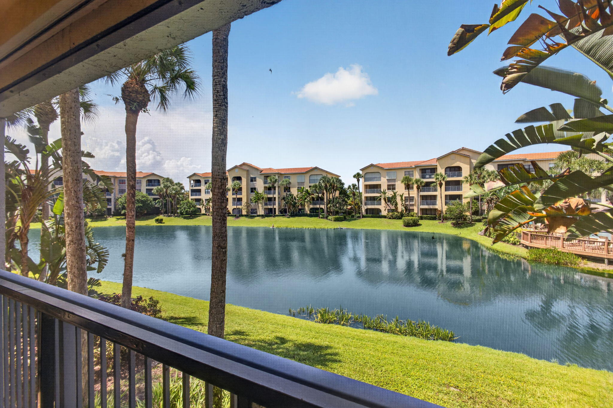 500 UNO LAGO Drive 201