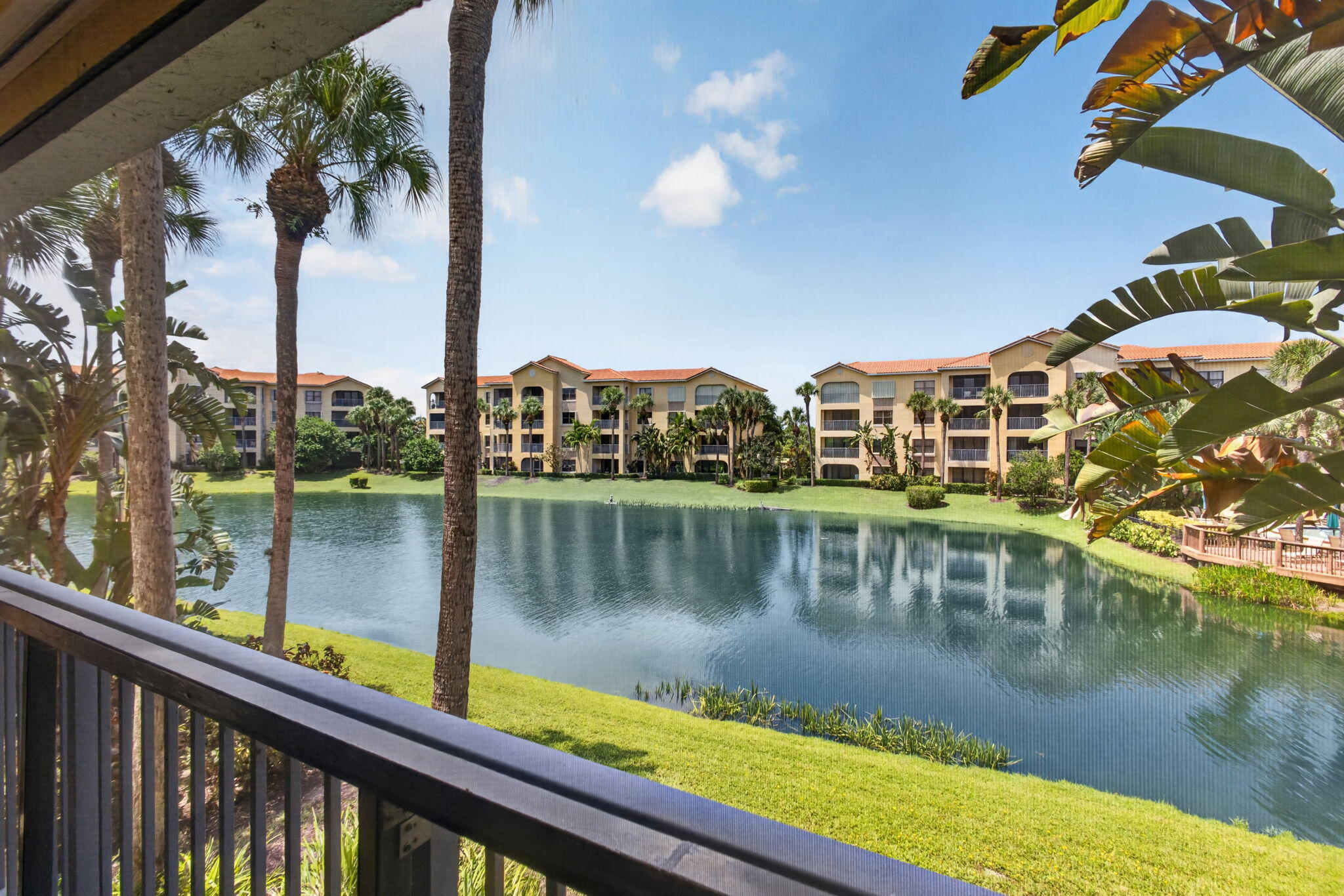 500 UNO LAGO Drive 201